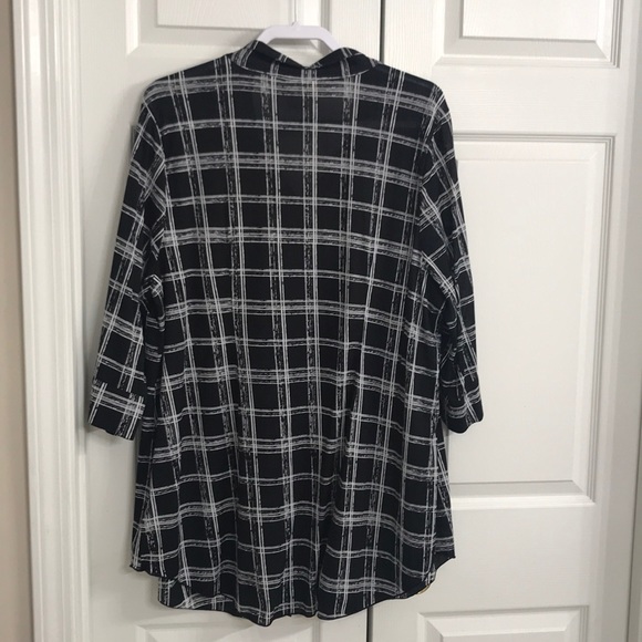 Ladies button up 3/4 length sleeve blouse. 100 % Nylon - Picture 2 of 6